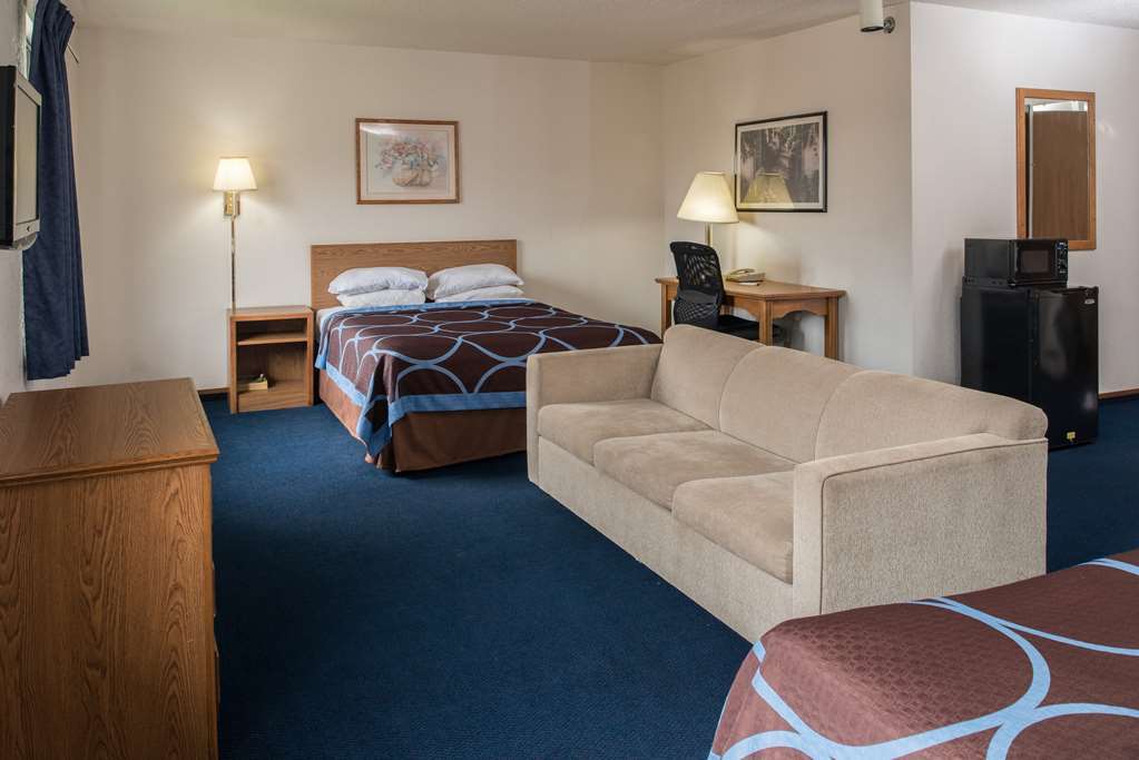 Super 8 By Wyndham Lincoln North Hotel Room photo