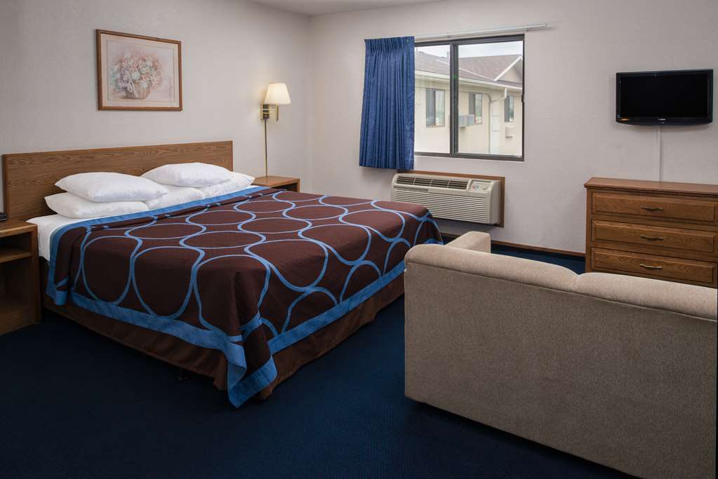 Super 8 By Wyndham Lincoln North Hotel Room photo