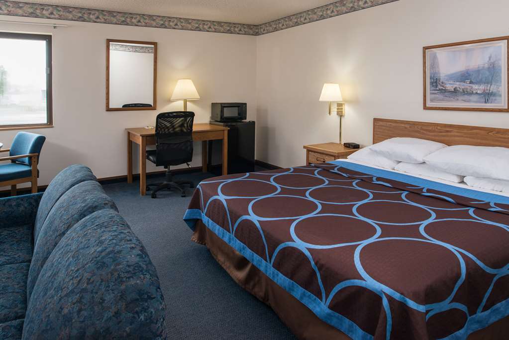 Super 8 By Wyndham Lincoln North Hotel Room photo